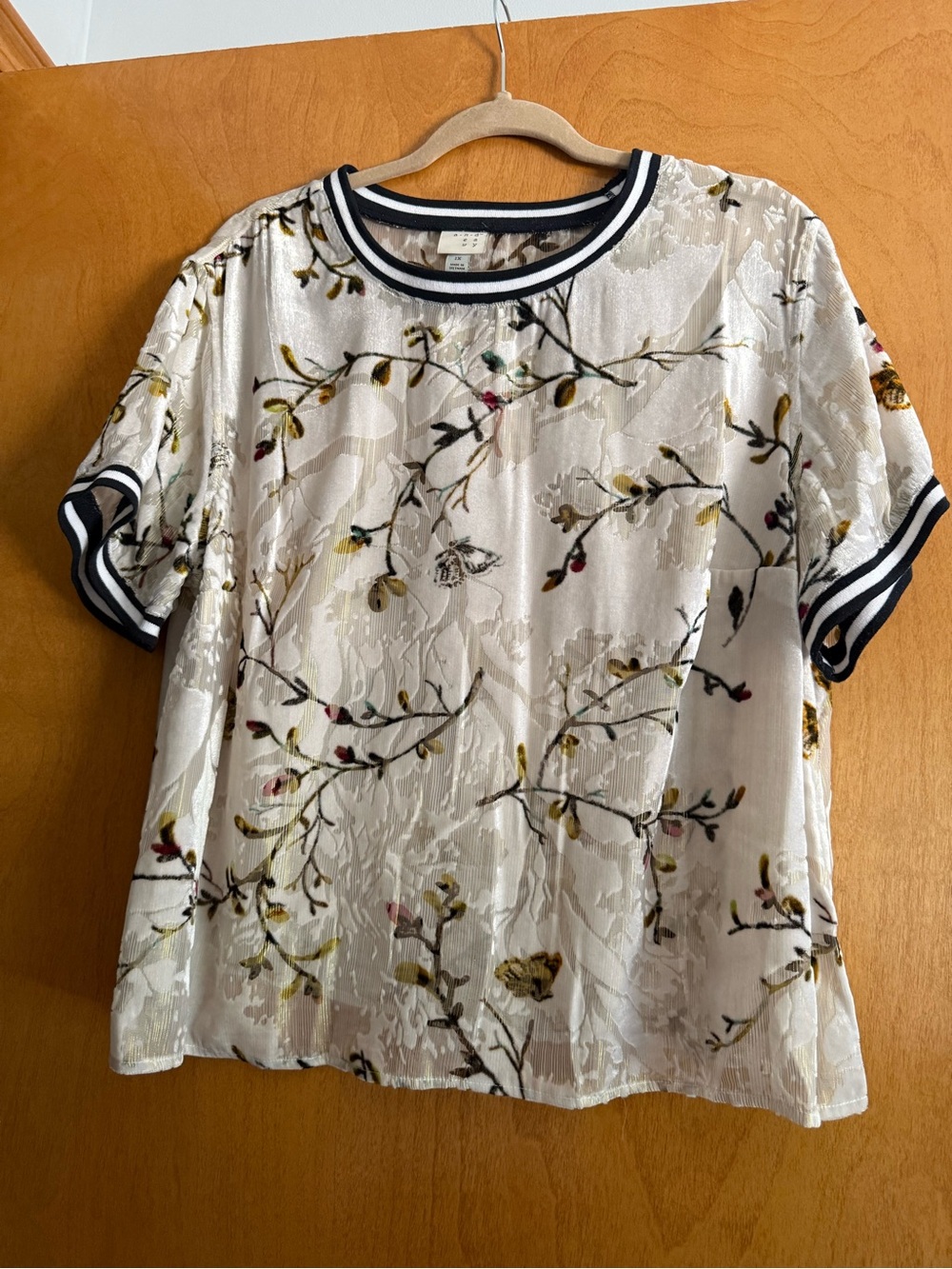 Target Ivory Floral Short Sleeve Top with Navy Trim